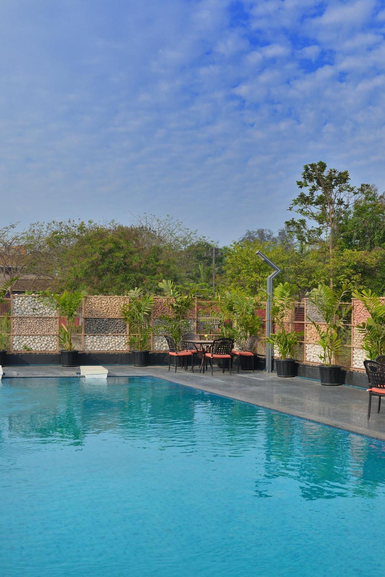 Urbane By Treat Daman Hotel Exterior foto