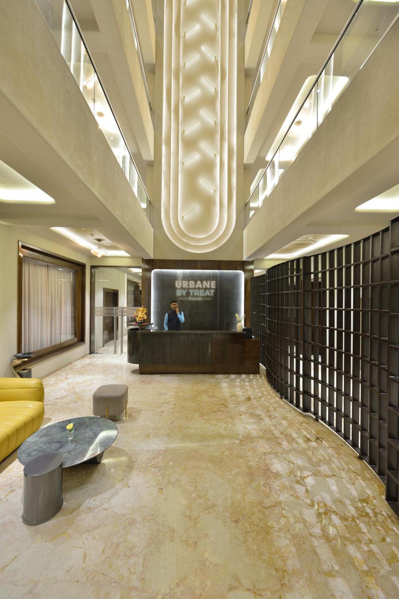 Urbane By Treat Daman Hotel Exterior foto