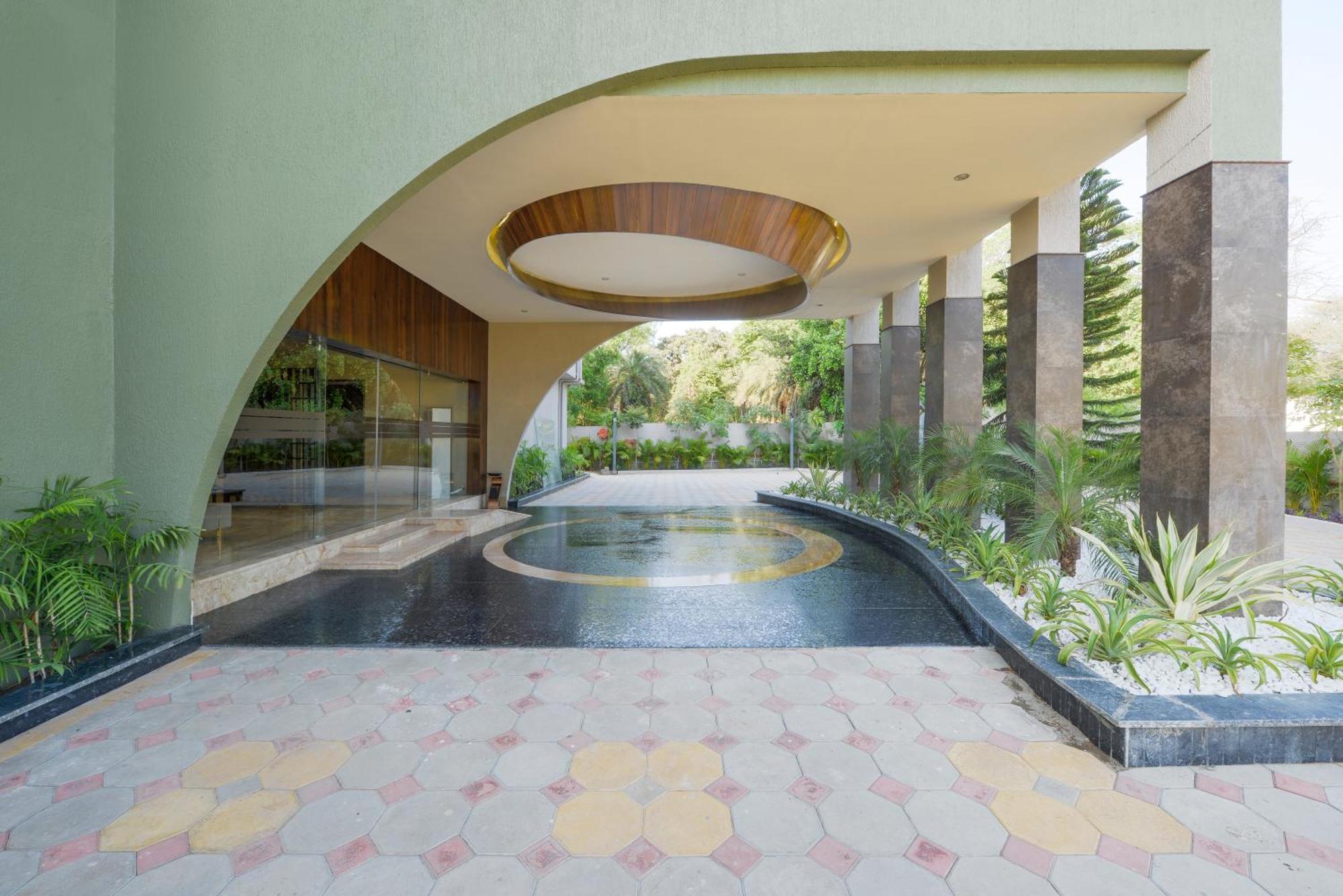 Urbane By Treat Daman Hotel Exterior foto